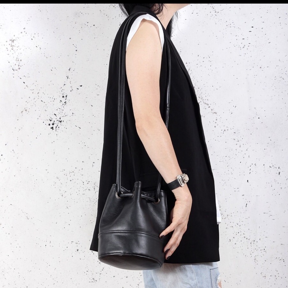 Vegan leather bucket bag - black